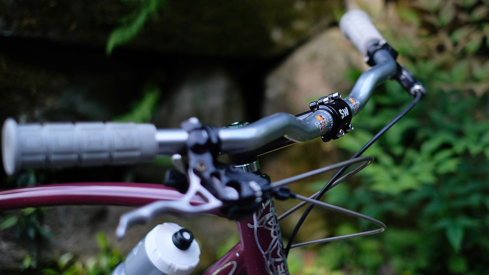 SIMWORKS Fun 3 Bar 750mm ブラック SimWorks Adds New Finishes to Fun 3 Handlebar - BIKEPACKING.com